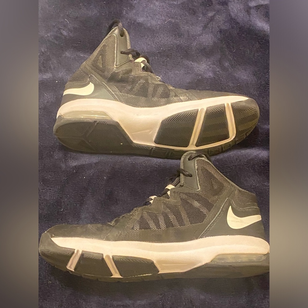 NIKE AirMax Stutter Step 2 Basketball Shoes